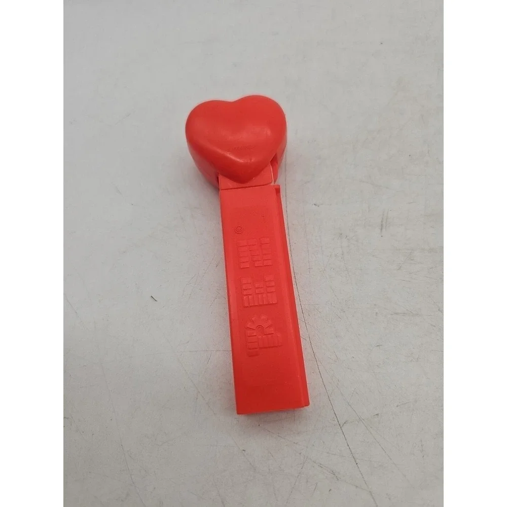 Pez Dispenser 'Happy Valentine's Day'  Pez  -  No‎ Feet Hungary